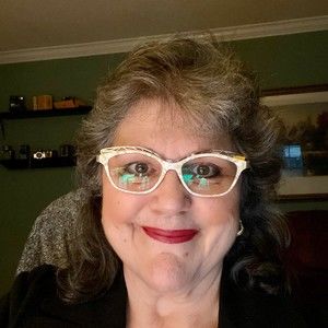 Meet your Posher, Janet